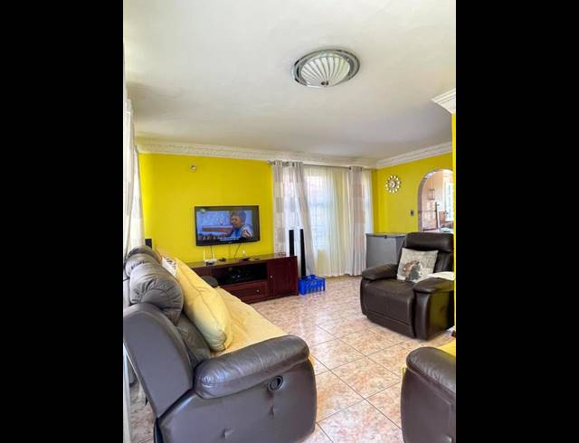 3 BEDROOM DUPLEX FOR SALE IN NEWLANDS WEST